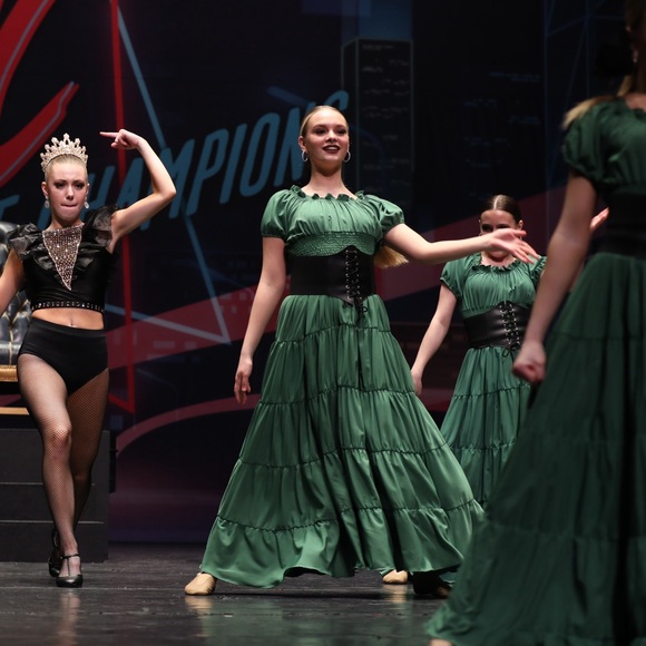 Green Peasant Style Dance Costume Dress size medium adult - Picture 1 of 3